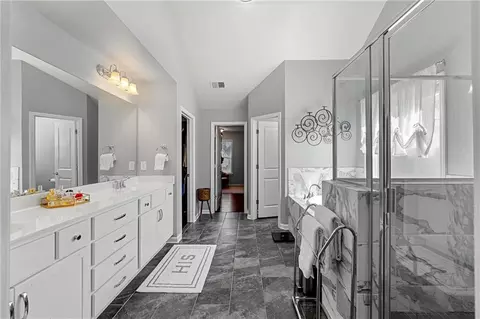 Bath - 3596 Bendleton Dr, Buford, GA 30519 photo 5 of 7