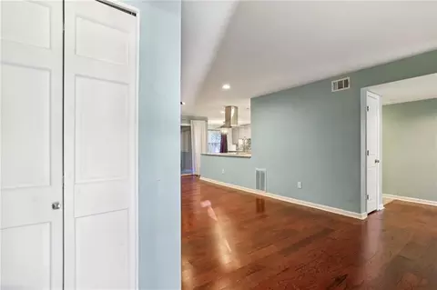 64 Devon Ln, Avondale Estates, GA 30002 photo 2