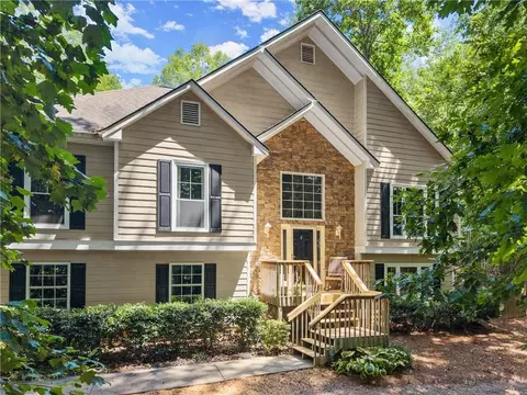 9545 Eagles Landing Dr, Gainesville, GA 30506