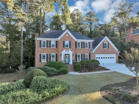 2623 Bridgewood Ln, Snellville, GA 30078