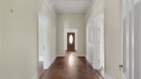 Entry Way - 611 Monroe St, Macon, GA 31201 photo 2 of 4