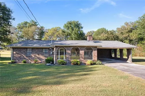 249 Davis Dr, Calhoun, GA 30701