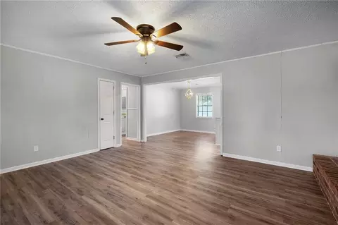 Living - 249 Davis Dr, Calhoun, GA 30701 photo 3 of 4