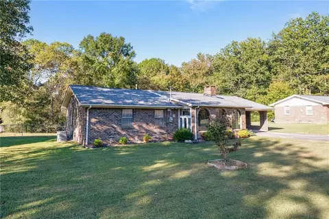 Exterior - 249 Davis Dr, Calhoun, GA 30701 photo 3 of 8