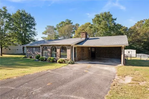 Exterior - 249 Davis Dr, Calhoun, GA 30701 photo 2 of 8