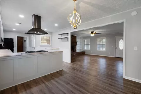 Living - 249 Davis Dr, Calhoun, GA 30701 photo 4 of 4