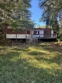 967 Lake Dr, Snellville, GA 30039