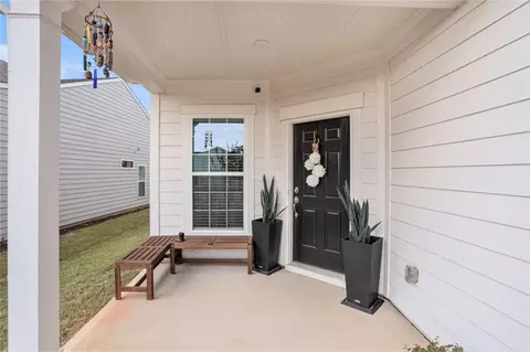 Exterior - 124 Ohoopee Dr, Griffin, GA 30223 photo 5 of 7