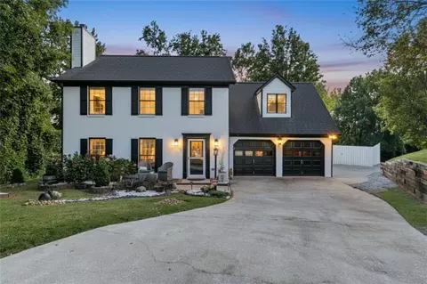 521 Chadborn Ct, Lawrenceville, GA 30045