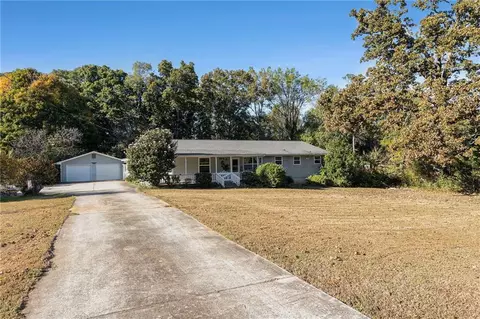 404 Rocky Creek Rd, Hampton, GA 30228
