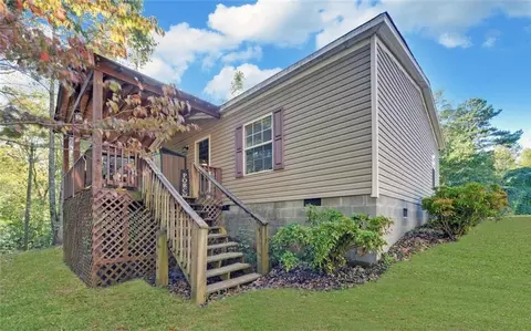 272 Crepe Myrtle St, Mount Airy, GA 30563