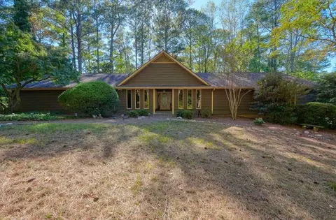 2615 Spalding Dr, Atlanta, GA 30350