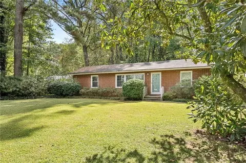2855 Hollywood Dr, Decatur, GA 30033