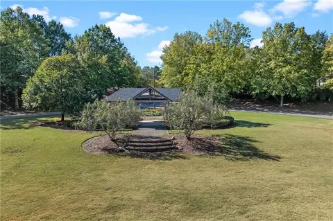 Exterior - 536 Rendezvous Rd, Acworth, GA 30102 photo 8 of 11