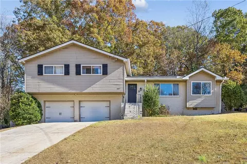 2407 Crestdale Cir SE, Atlanta, GA 30316