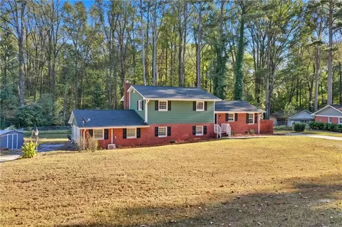 7128 Honeysuckle Ct SE, Covington, GA 30014