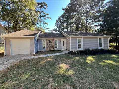 5712 Wesson Dr, Ellenwood, GA 30294