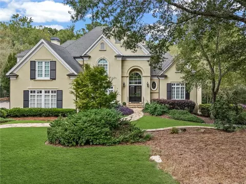 1655 Misty Oaks Dr, Atlanta, GA 30350
