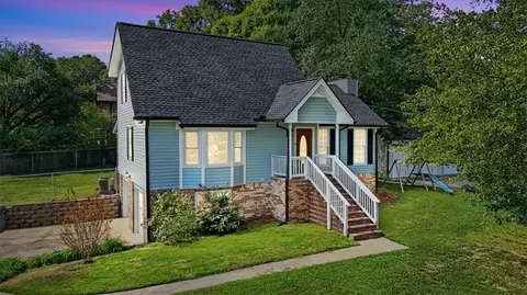 902 N Lassetter Cir N, Villa Rica, GA 30180