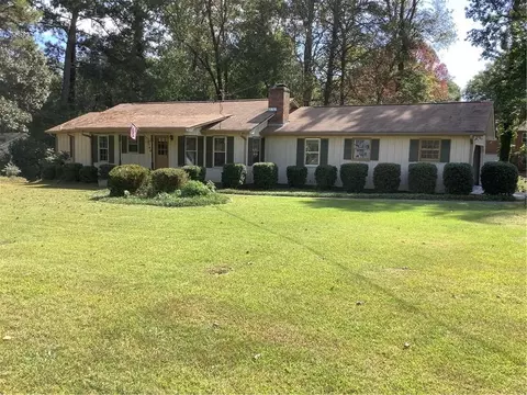 3768 Laurel Dr NW, Acworth, GA 30101