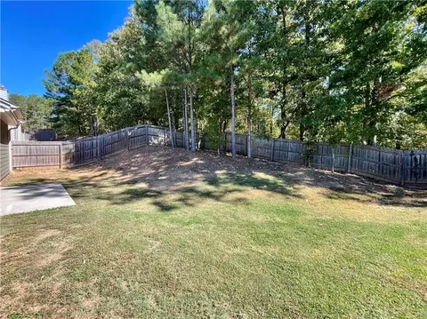 Exterior - 524 Stable View Loop, Dallas, GA 30132 photo 3 of 4