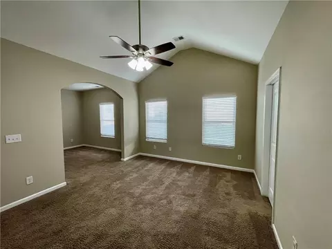 Living - 524 Stable View Loop, Dallas, GA 30132 photo 6 of 8