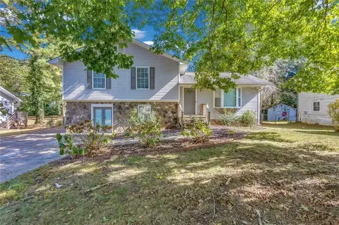 8876 Ashwood Dr, Riverdale, GA 30274