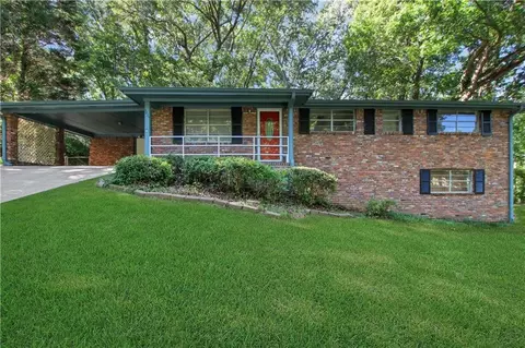 5835 S Bear Dr, Douglasville, GA 30135