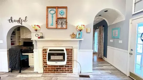 Entry Way - 6 River St SW, Cave Spring, GA 30124 photo 3 of 7