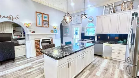 Kitchen - 6 River St SW, Cave Spring, GA 30124 photo 5 of 6