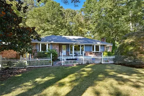 2702 Pangborn Rd, Decatur, GA 30033