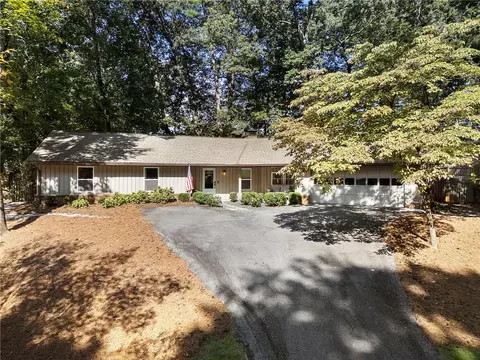 5231 Seaton Dr, Dunwoody, GA 30338