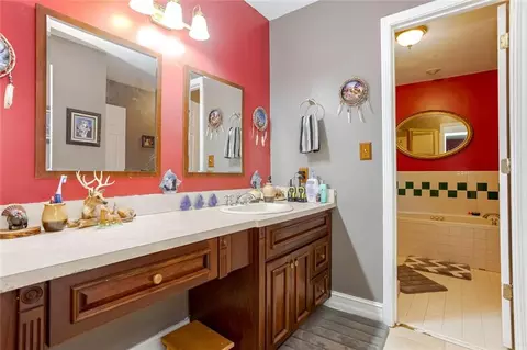 Bath - 8 Mount Sequoyah Rd, Jasper, GA 30143 photo 3 of 7