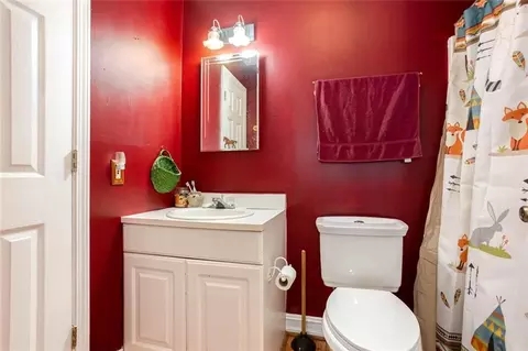 Bath - 8 Mount Sequoyah Rd, Jasper, GA 30143 photo 5 of 7