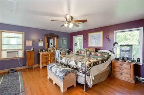 Bedroom - 8 Mount Sequoyah Rd, Jasper, GA 30143 photo 4 of 9