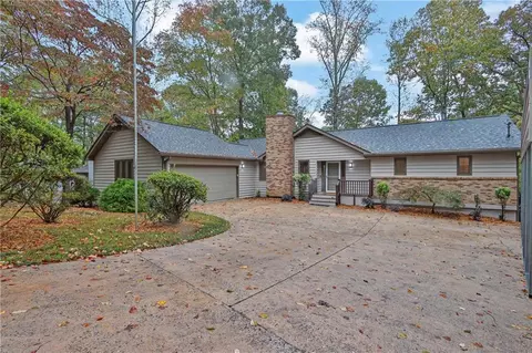 9780 Kings Rd, Gainesville, GA 30506