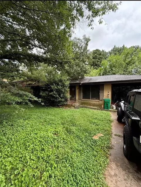 3995 Maxey Hill Dr, Stone Mountain, GA 30083