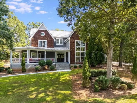2620 E Piney Point Dr, Douglasville, GA 30135