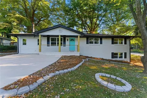 1000 Clifton Cir SE, Smyrna, GA 30080
