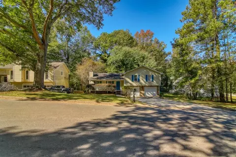 2911 Quinbery Dr, Snellville, GA 30039