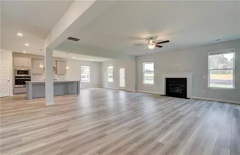 Living - 145 Compass Rd, Hampton, GA 30228 photo 1 of 7