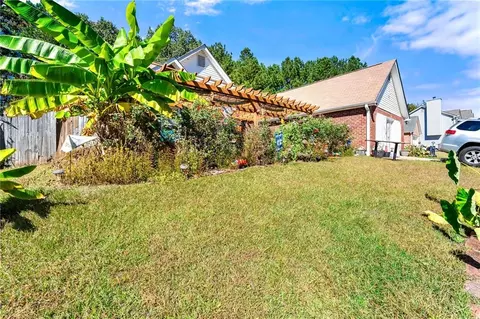 11045 Knotty Pine Pl, Hampton, GA 30228 photo 2