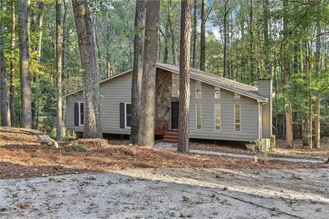 225 Buckeye Ln, Fayetteville, GA 30214