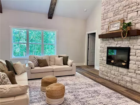 327 Crest Pointe S, Bremen, GA 30110