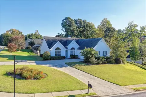 297 Dogwood View Ln, Suwanee, GA 30024