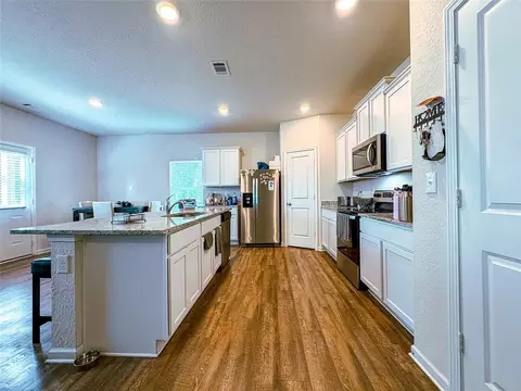 Kitchen - 534 Meadows Farm Dr, Monroe, GA 30655 photo 3 of 5