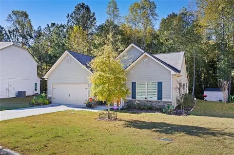 Exterior - 413 River Bluff Dr, Temple, GA 30179 photo 9 of 10