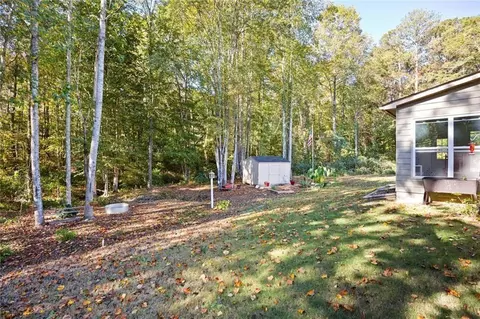 Exterior - 413 River Bluff Dr, Temple, GA 30179 photo 7 of 10