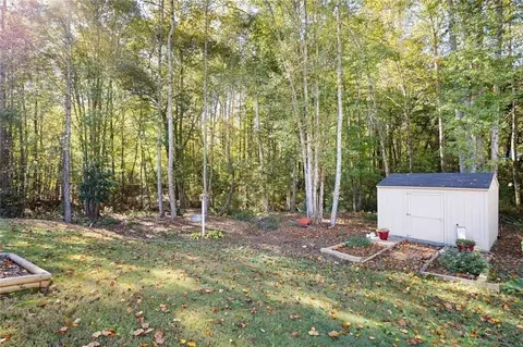 Exterior - 413 River Bluff Dr, Temple, GA 30179 photo 6 of 10