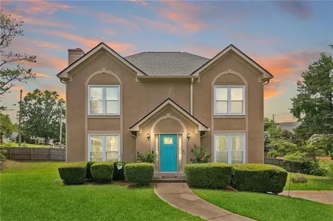 1850 Thomas Dr NE, Marietta, GA 30066